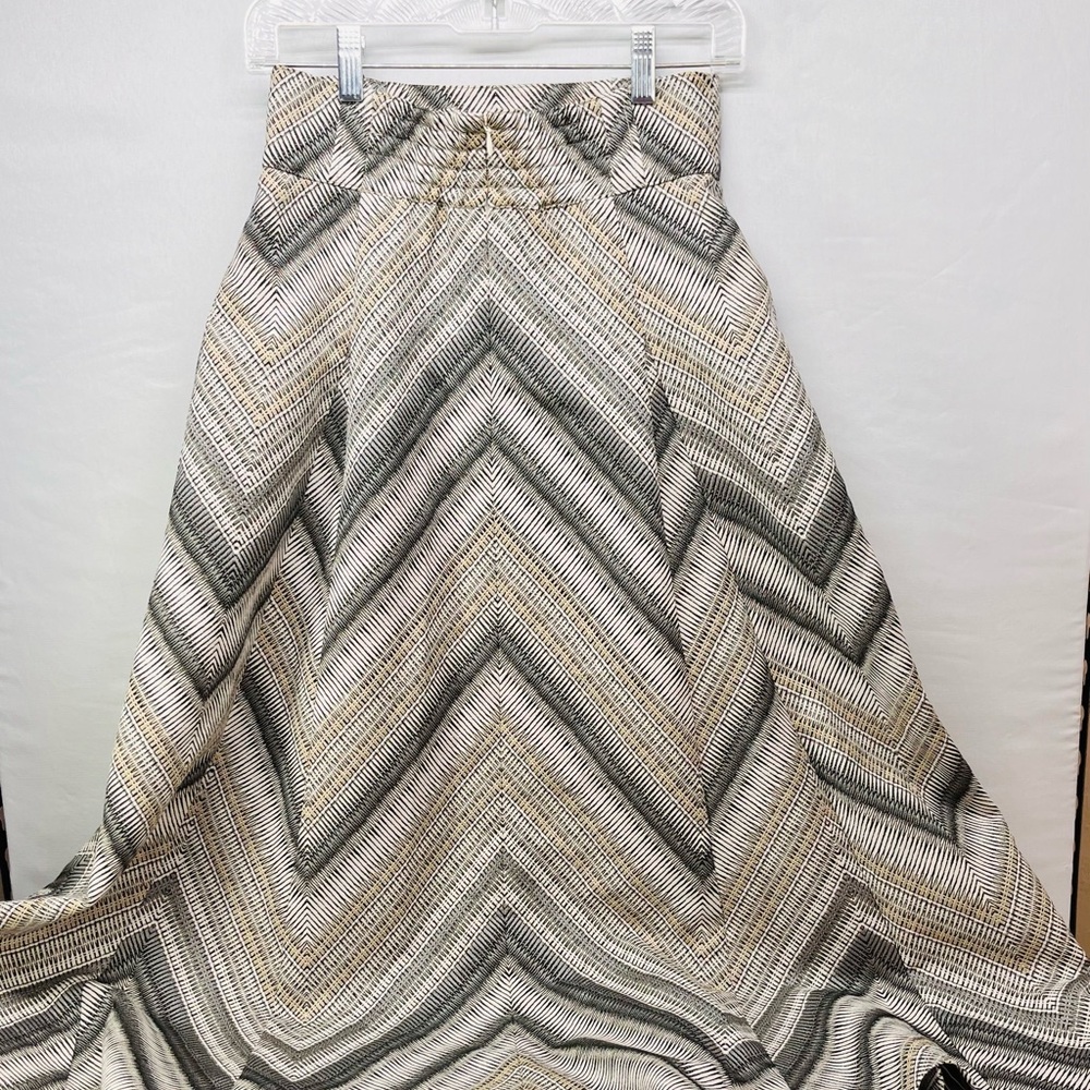 Elegant Chevron A-Line Skirt in Gray and Cream - Picture 3 of 8